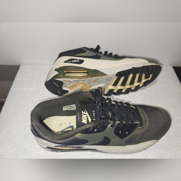 Nike Other - Nike Air Max 90